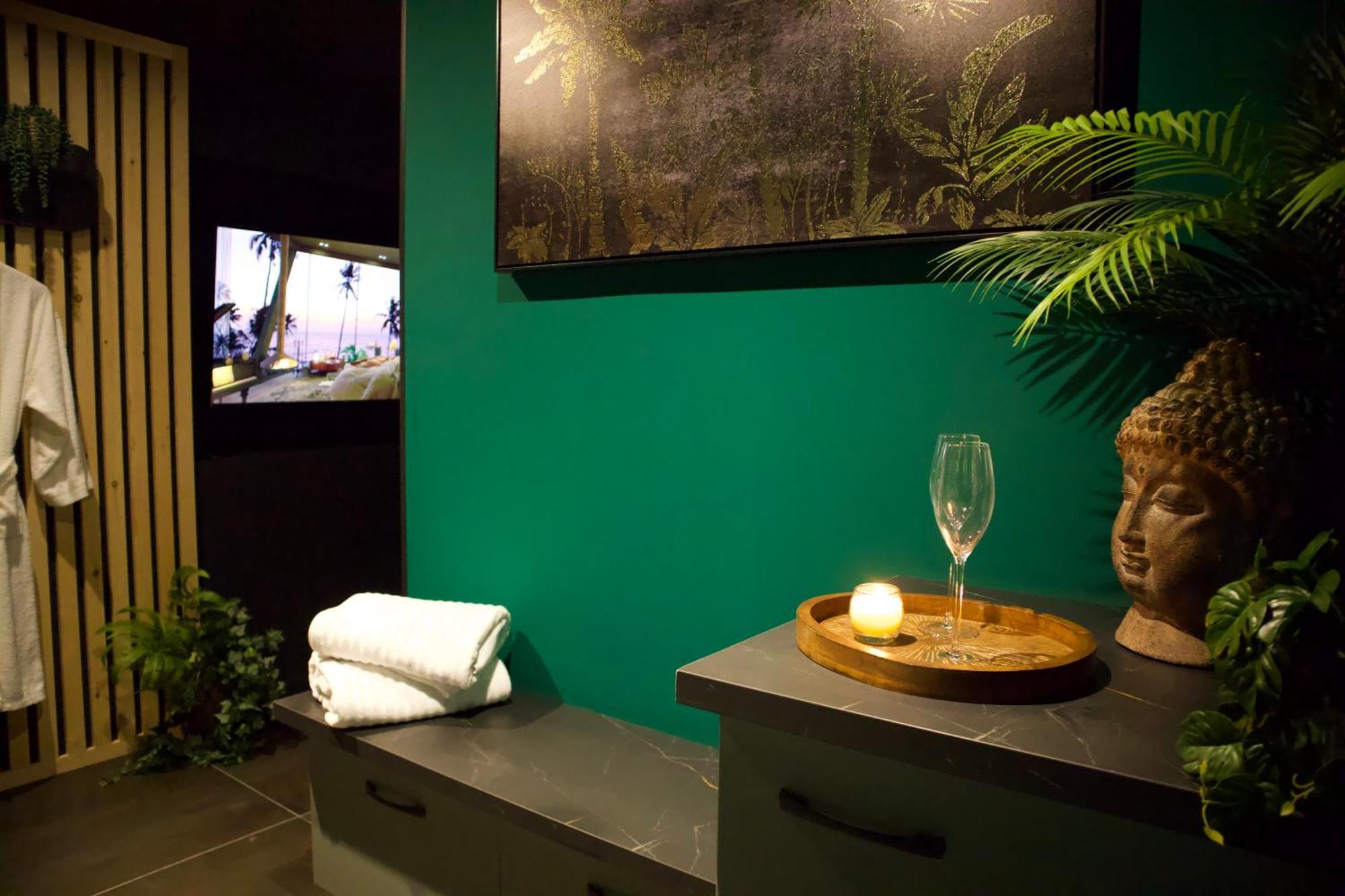 Sejour Detente A Saint-Omer - Jacuzzi Prive, Terrasse, Centre-Ville Et Parking Gratuit Exterior foto